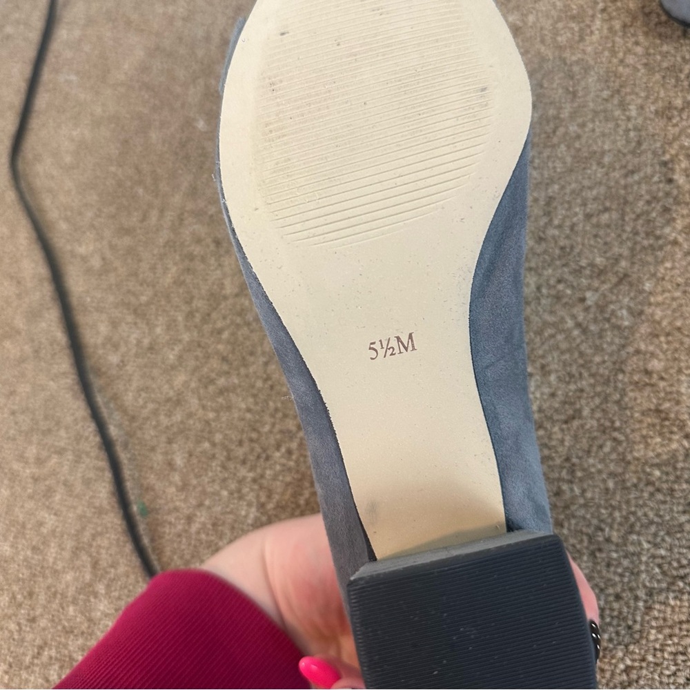 Talbots Isa Block Heel Pumps Pearl Buckle Gray Size 5.5M Women's - Picture 6 of 7